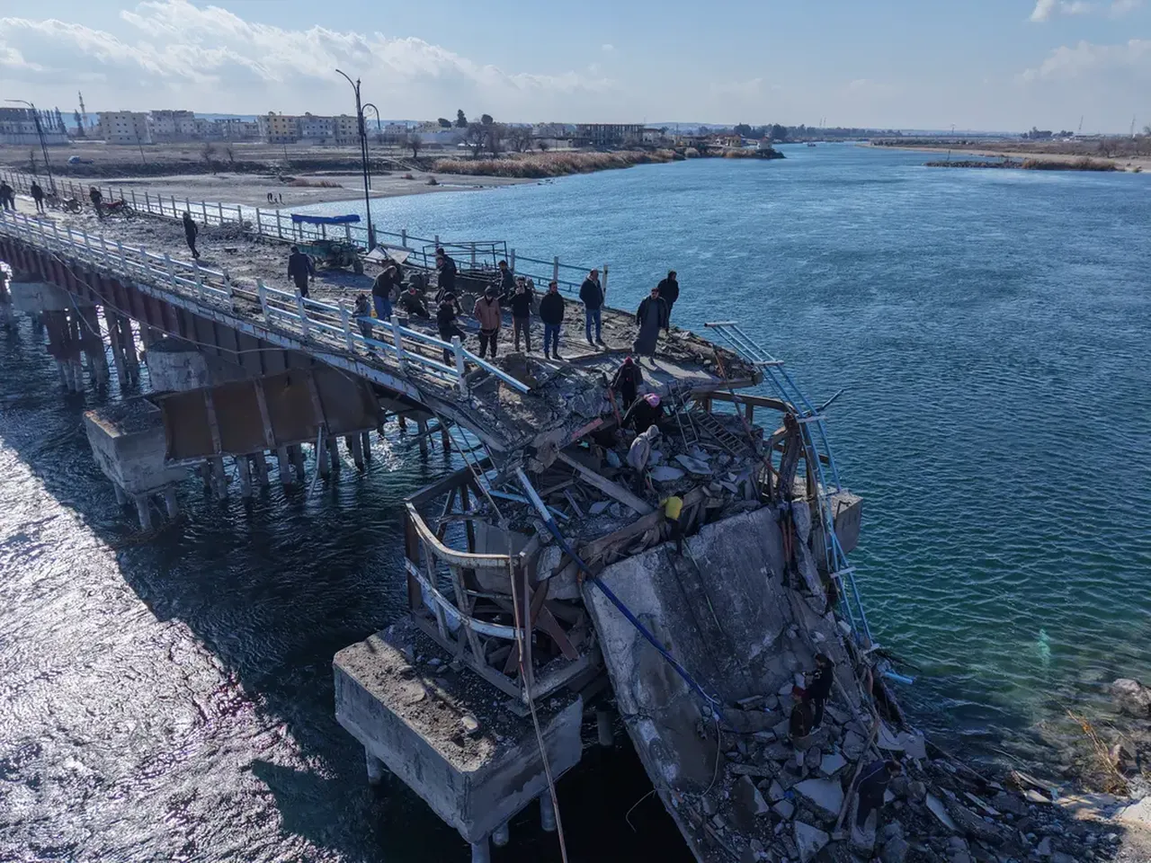 İsviçre basınından YPG itirafı: ABD fişi çekti, böyle olacağını düşünmüyorduk