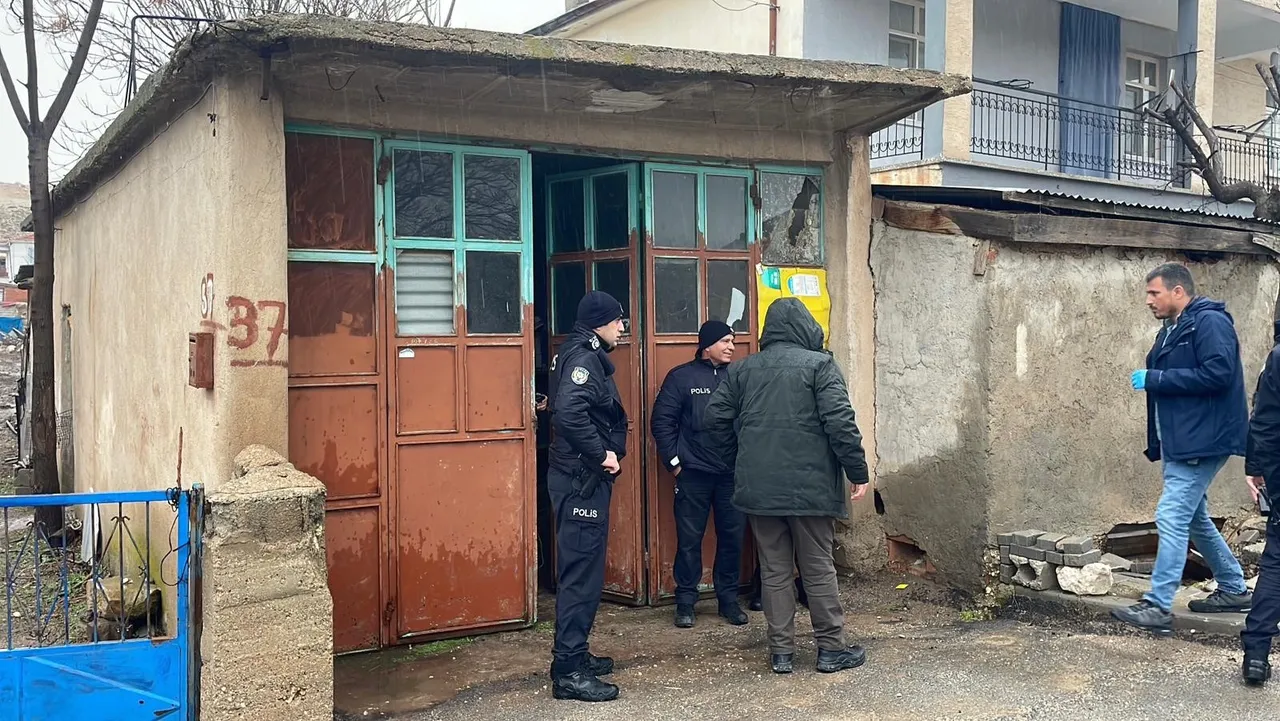 Karaman’da korkunç saldırı! Oğlunu depoda kanlar içinde buldu