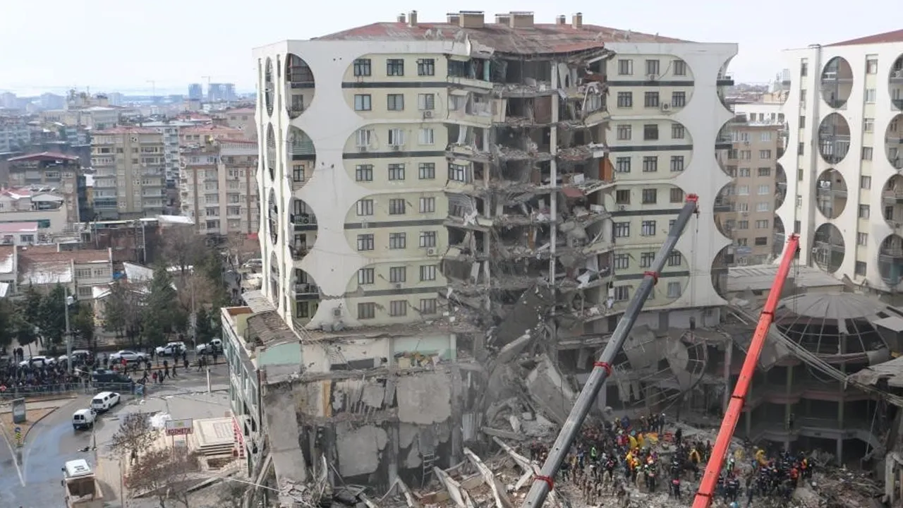 Korkutucu gerçeği yıkım firması yetkilisi söyledi: Kolonlarda demir bulamıyoruz