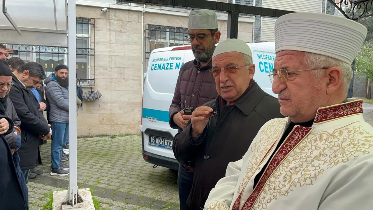 Müftü Said Emin Arvasın acı günü: Kızını son yolculuğuna dualarla uğurladı