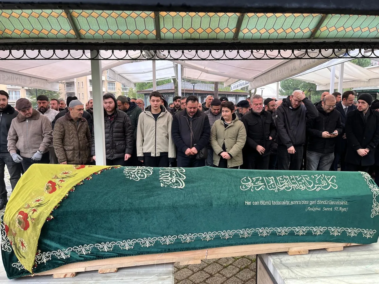 Müftü Said Emin Arvasın acı günü: Kızını son yolculuğuna dualarla uğurladı