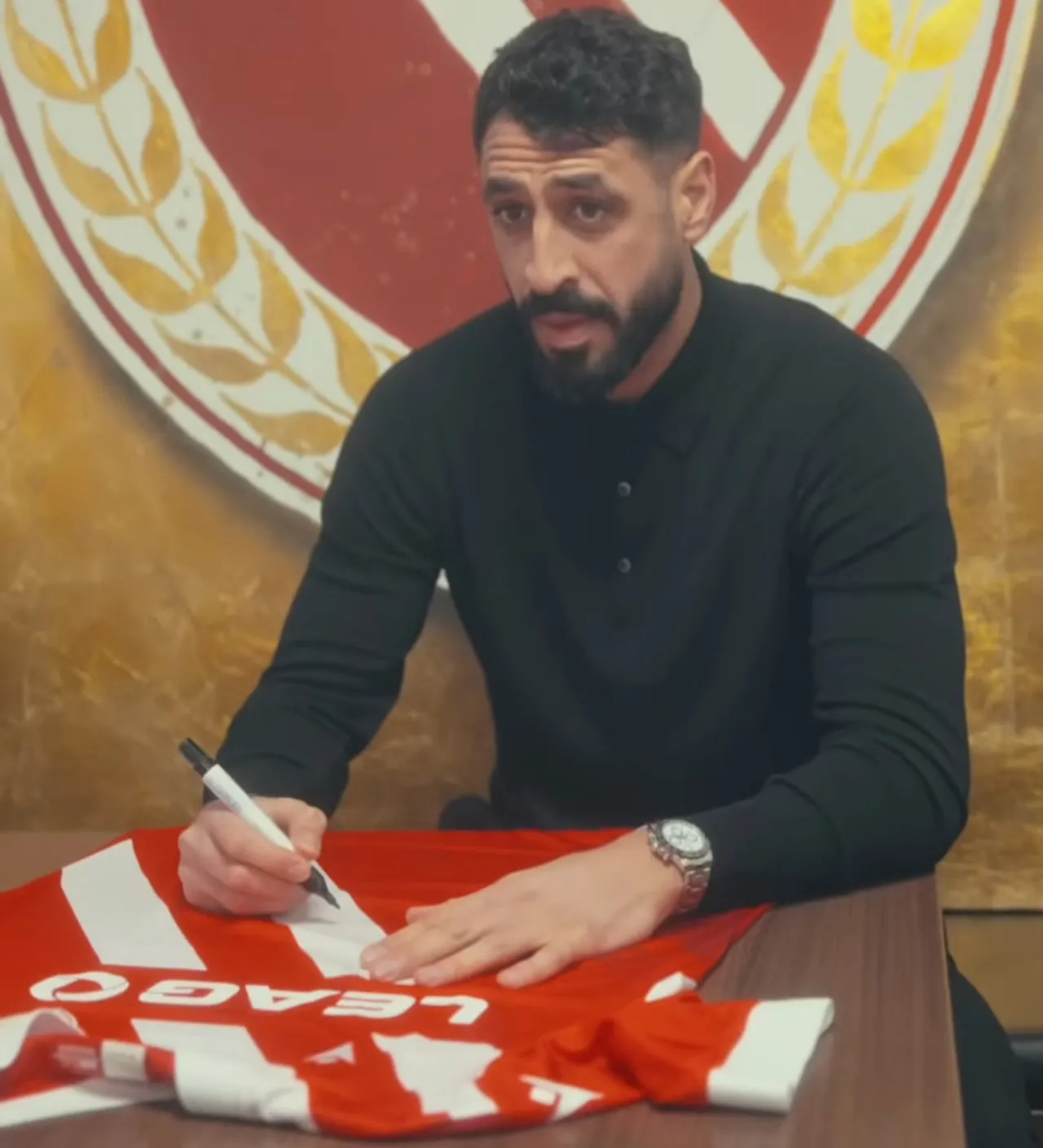 Tolga Ciğerci yeni takımına imzayı attı