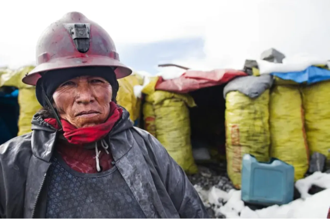 Uzaya en yakın şehirde saf altın çıkıyor! Ancak buraya gelmenin bir bedeli var