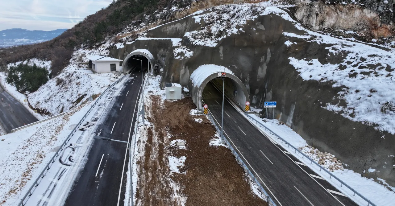 Yıllık 311 milyon tasarruf! 2 bölgeyi bağlayacak 3 çift tünelde sona gelindi