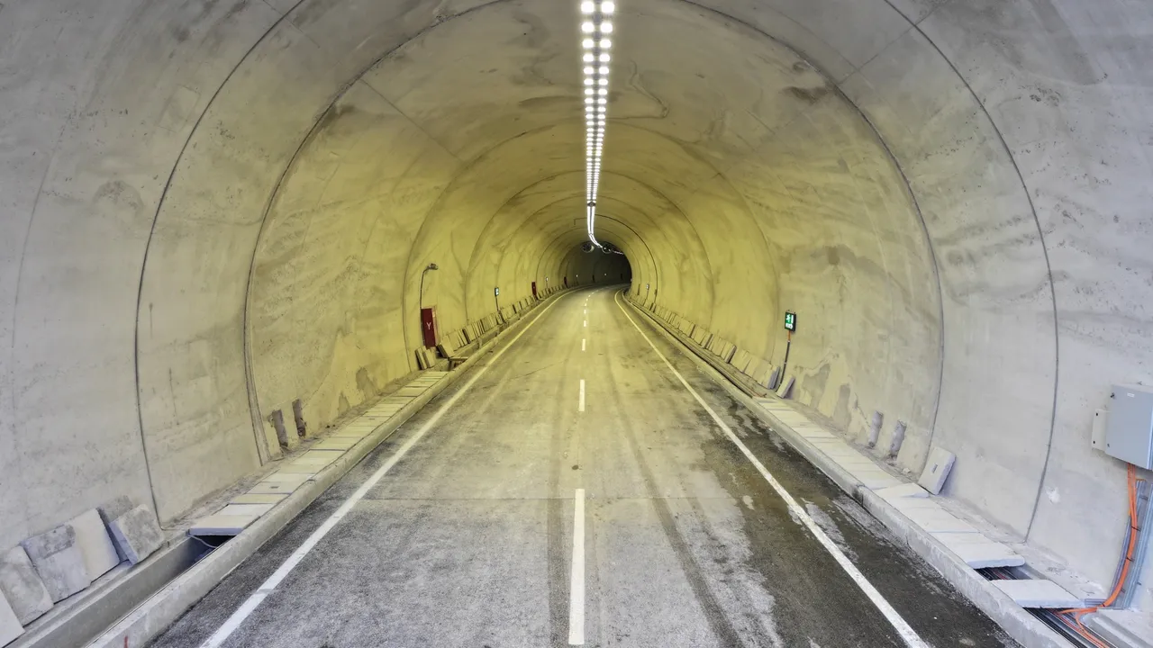 Yıllık 311 milyon tasarruf! 2 bölgeyi bağlayacak 3 çift tünelde sona gelindi
