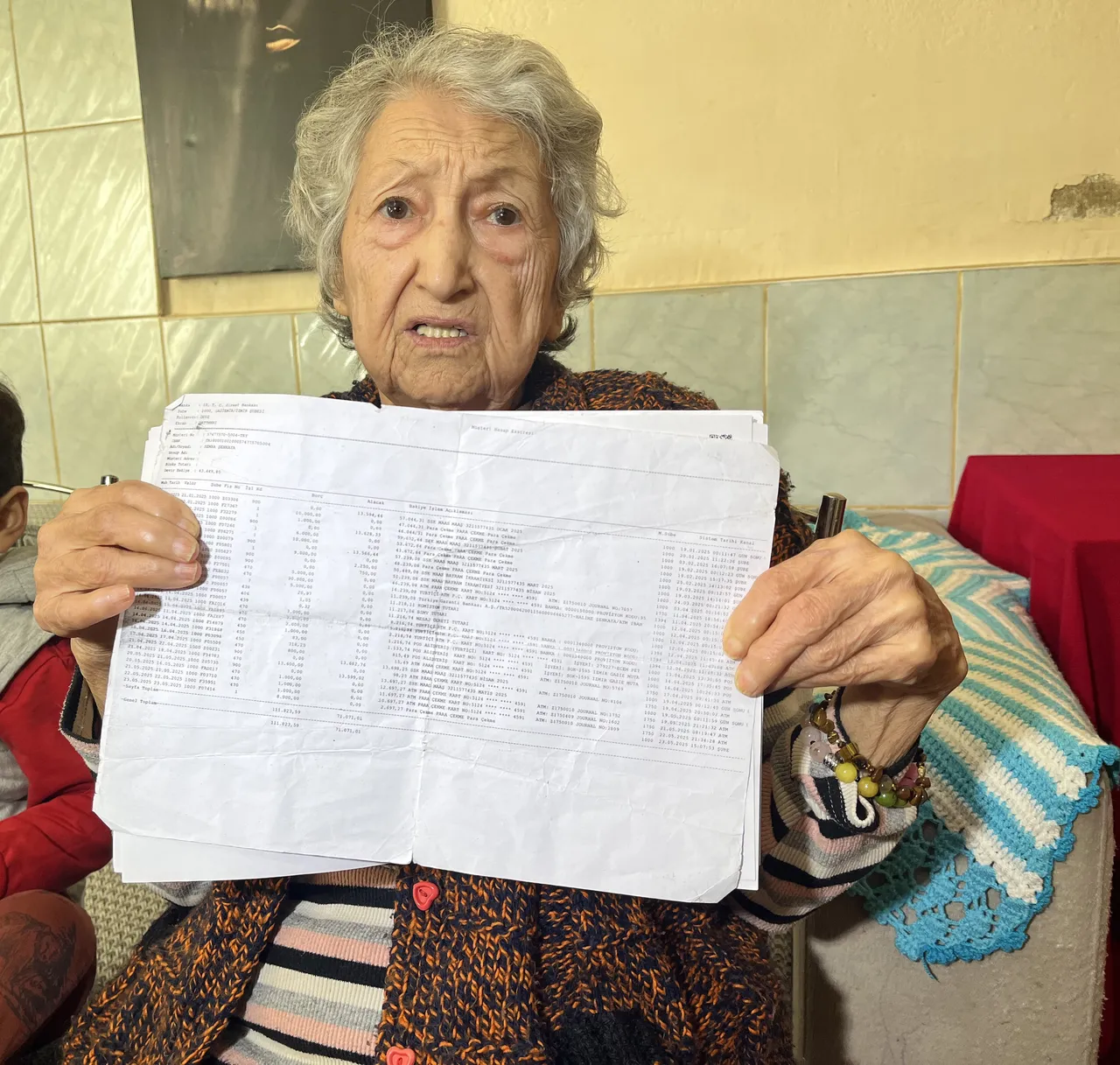 Zincirleme ‘torun’ dehşeti! İddialar korkunç: Bıçak çekti, zehirlemeye çalıştı