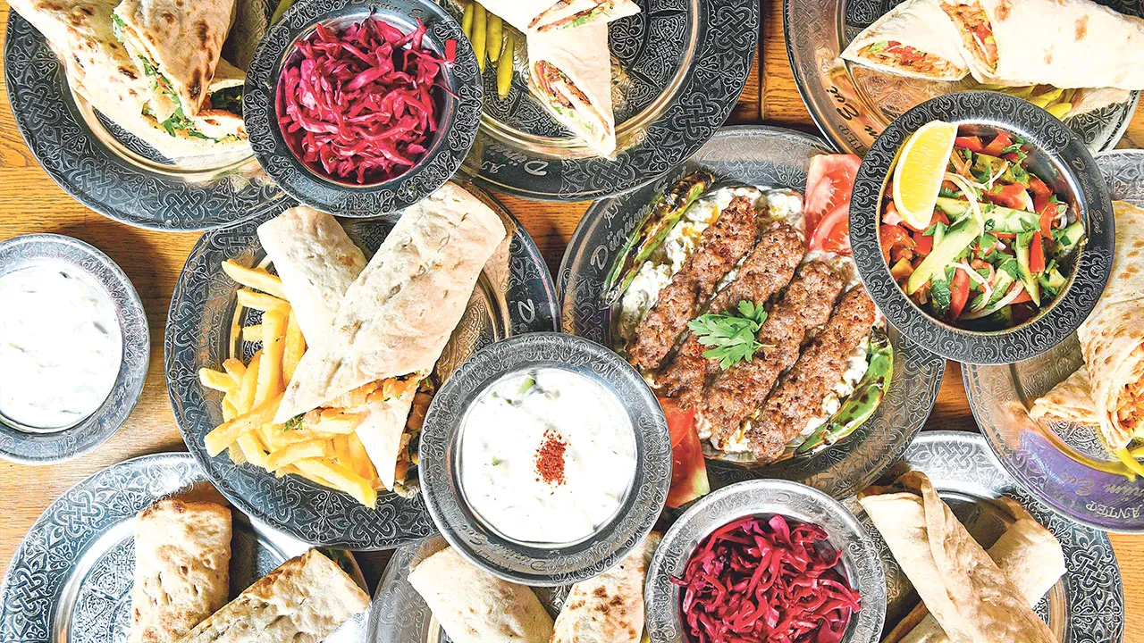 4 kişilik lüks iftar 30 koliye bedel! Kişi başı iftar menüsü 500 liradan başlıyor, üst sınır belirsiz