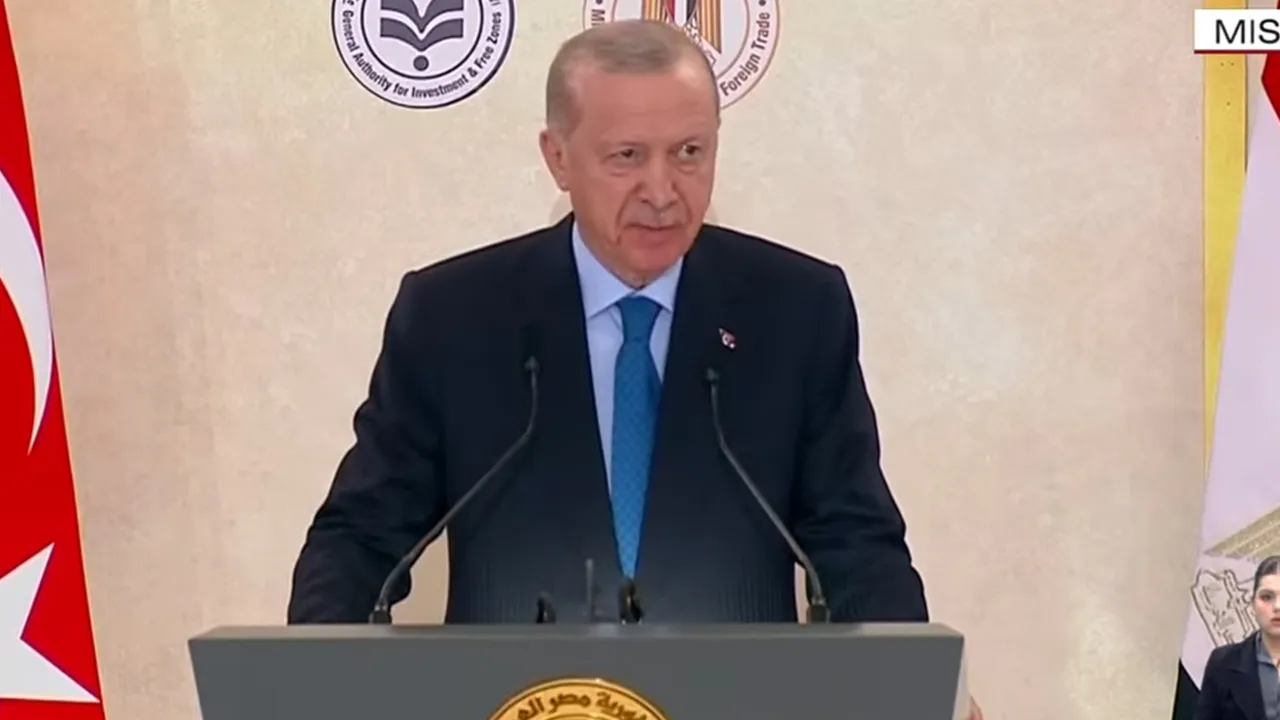 Cumhurbaşkanı Erdoğan'dan Mısır'da önemli açıklamalar