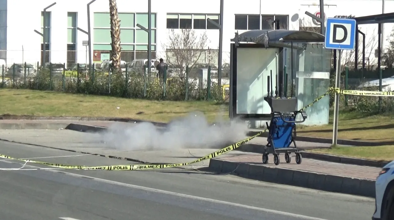 Efeler'de şüpheli valiz alarmı! Fünyeyle patlatılan çantadan kıyafet çıktı