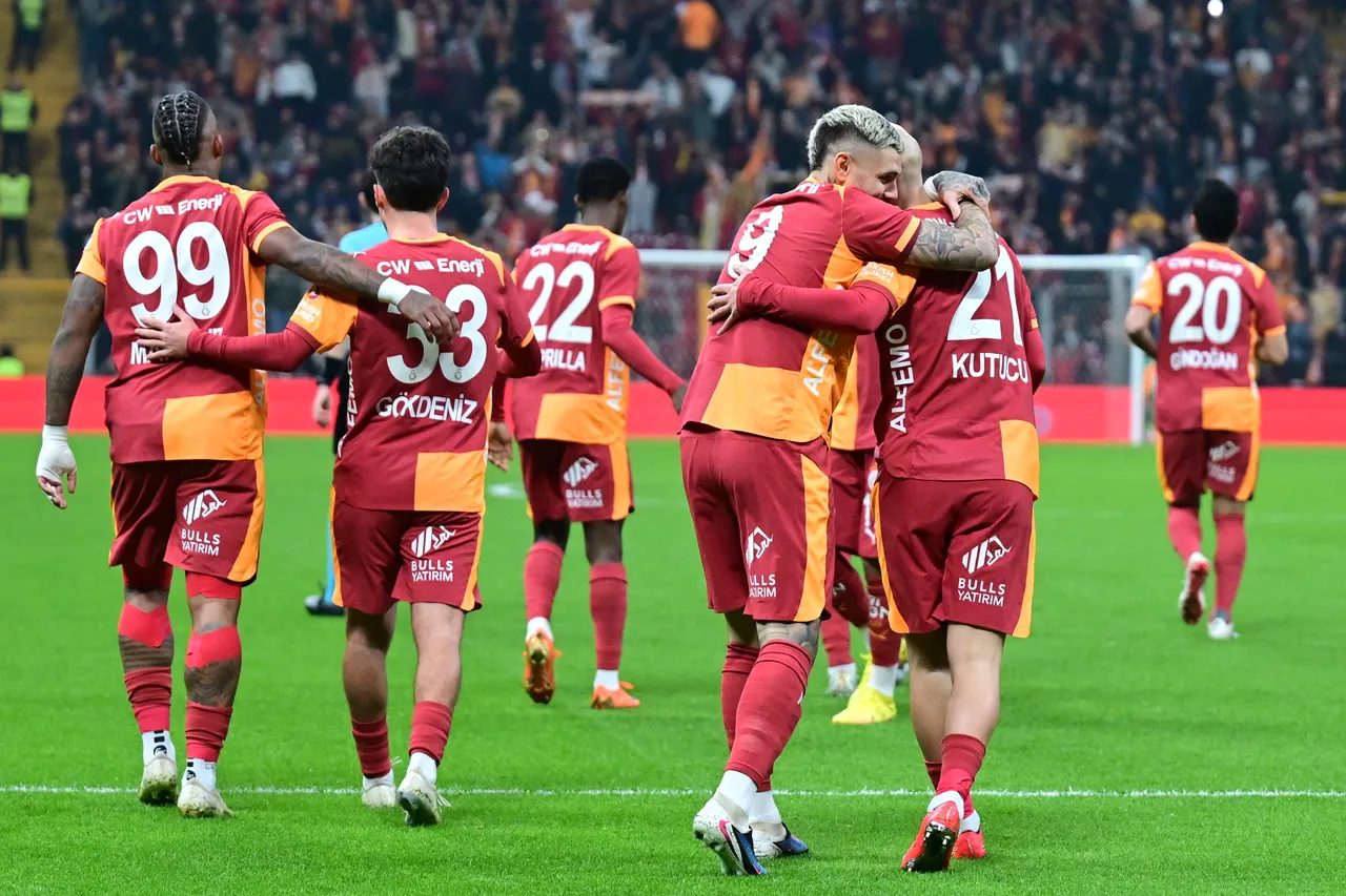 Galatasaray 3'te 3 yaptı, tura göz kırptı: Liderliğini sürdürdü