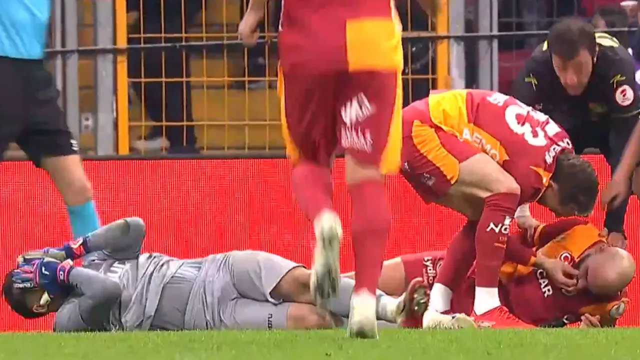 Galatasaray - İstanbulspor maçında korku dolu anlar: Ahmed Kutucu ve İsa Doğan baygınlık geçirdi