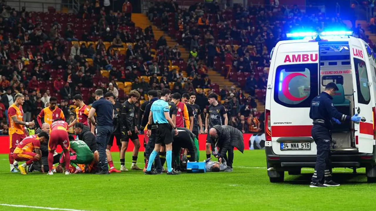 Galatasaray - İstanbulspor maçında korku dolu anlar: Ahmed Kutucu ve İsa Doğan baygınlık geçirdi