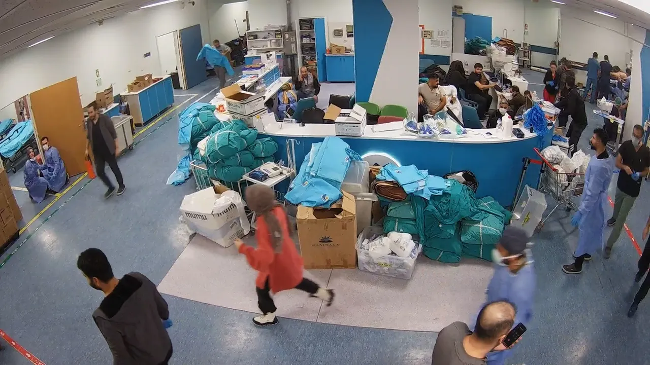 Göz yaşartan bir ‘6 Şubat’ hikayesi daha! Deprem anında hastayı sedyeye sarılıp kurtardılar