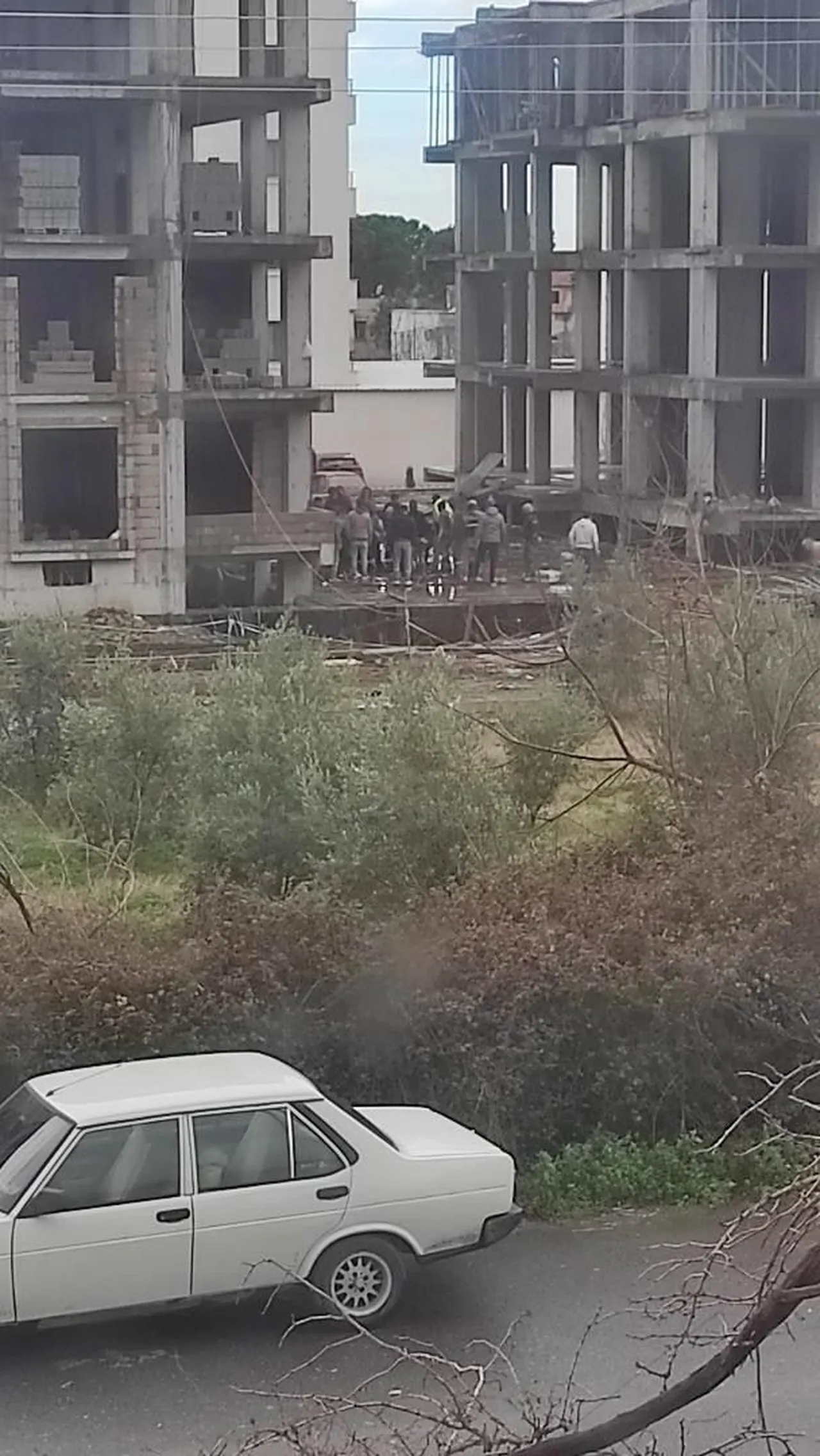 İnşaatta korkunç son: İşçi beşinci kattan düştü