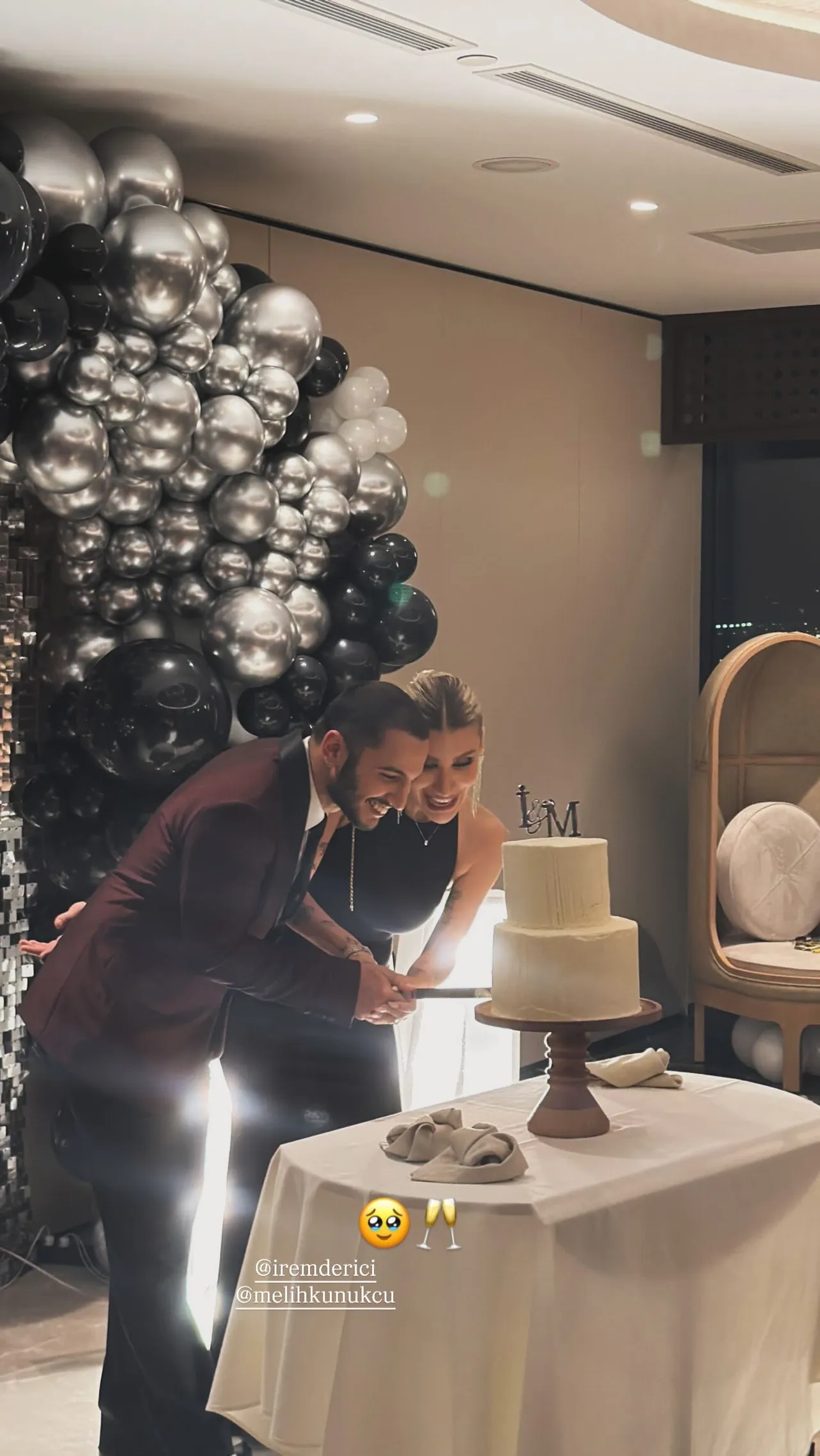 İrem Derici muradına erdi! Nişan yüzükleri bu kez sorunsuz takıldı