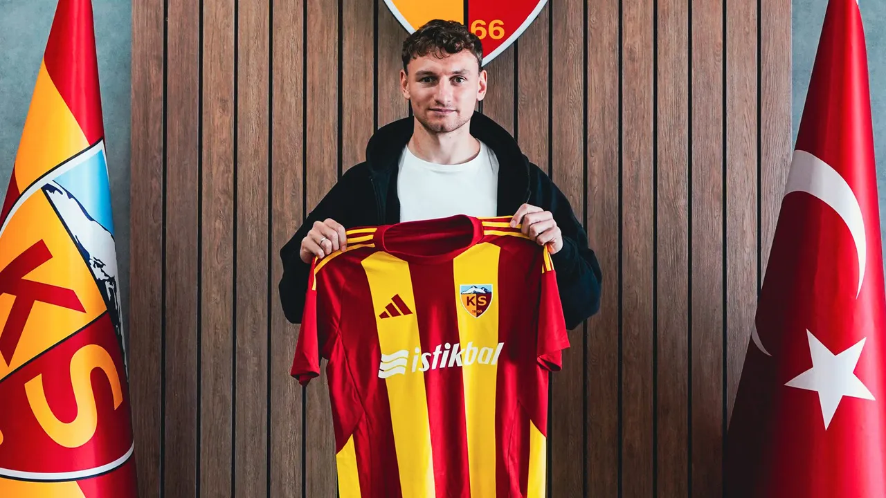 Kayserispor'a Rus golcü: Fedor Chalov imzayı attı