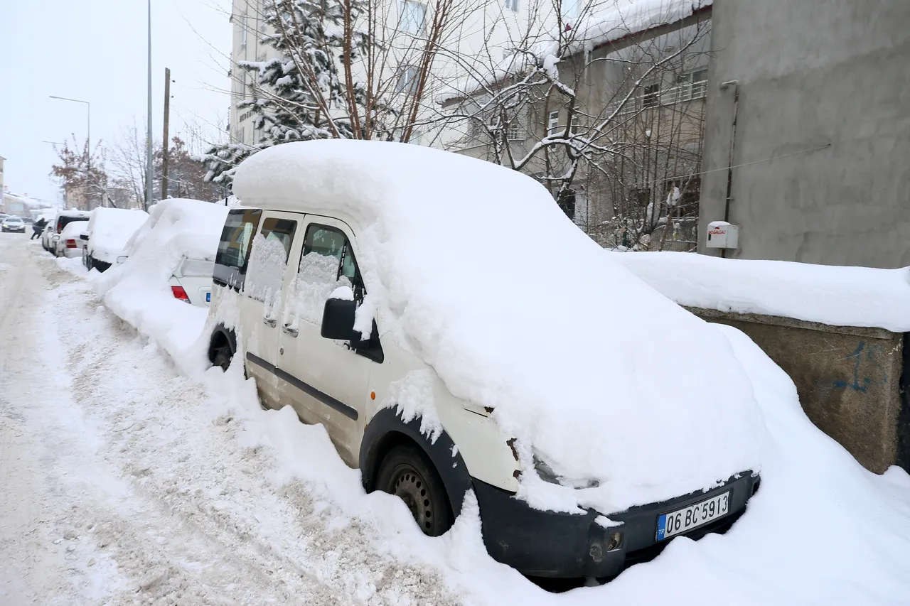 Meteoroloji’den çifte uyarı! 5 ilde sağanak, 3 ilde kar bekleniyor