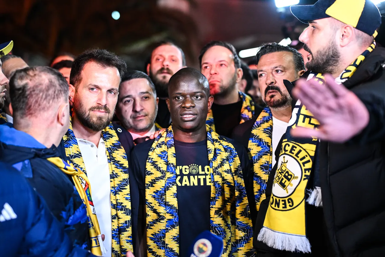 N'Golo Kante izdihamı: Fenerbahçeli taraftarlar akın etti