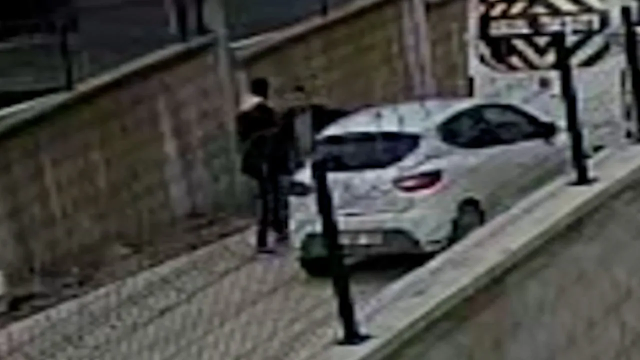 Önce kaza sonra sopa! Bursa’da sürücüler birbirine girdi