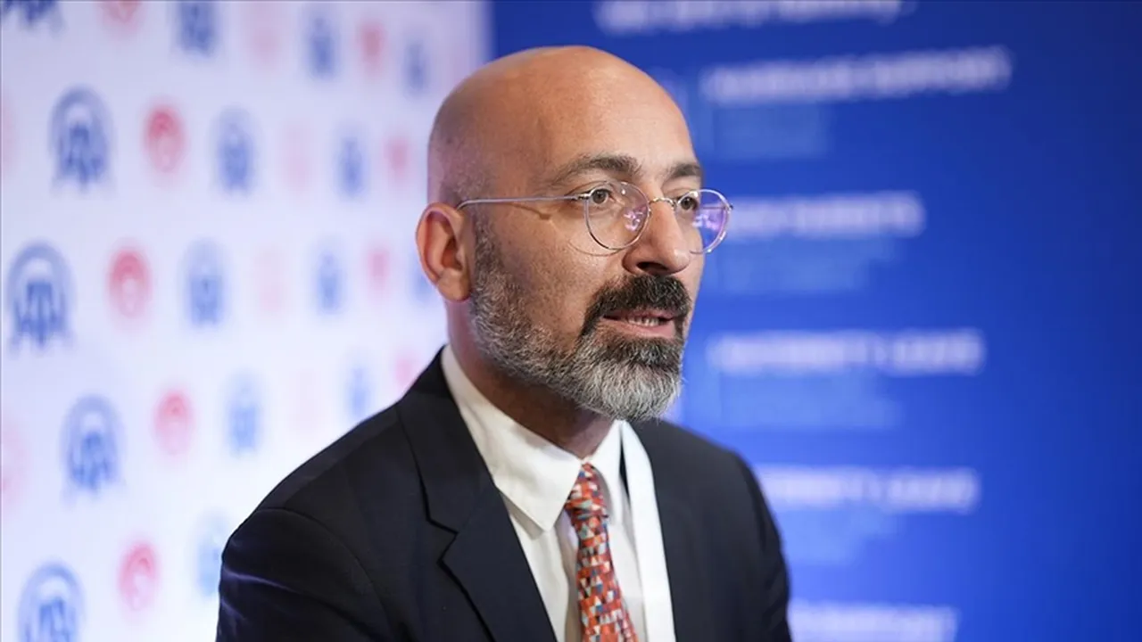 Türkiye Maarif Vakfı Başkanı Mahmut Mustafa Özdil