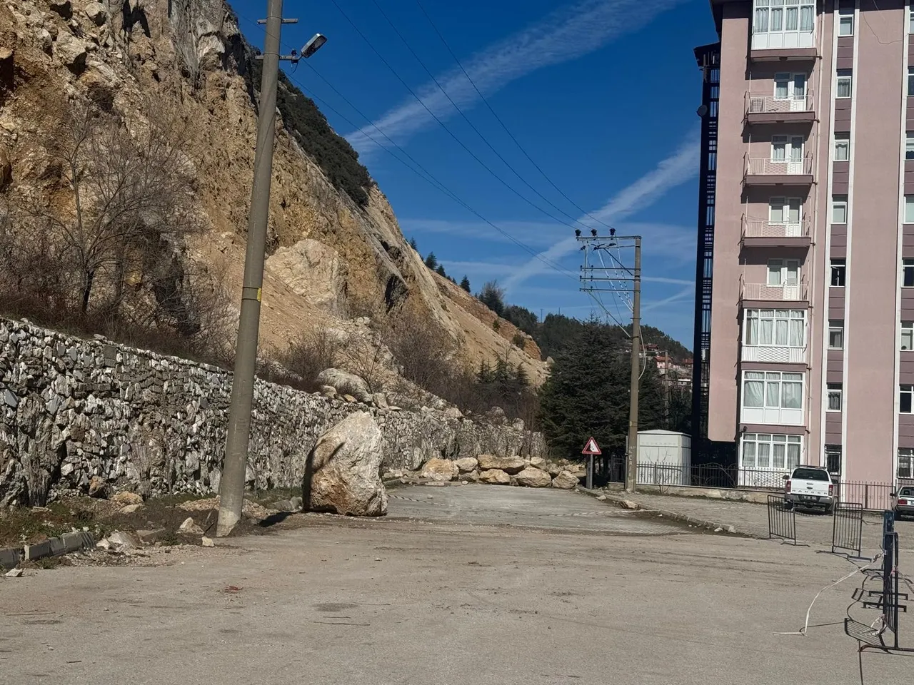 Afet bölgesi ilan edilen yerde bir heyelan daha! AFAD inceleme başlattı