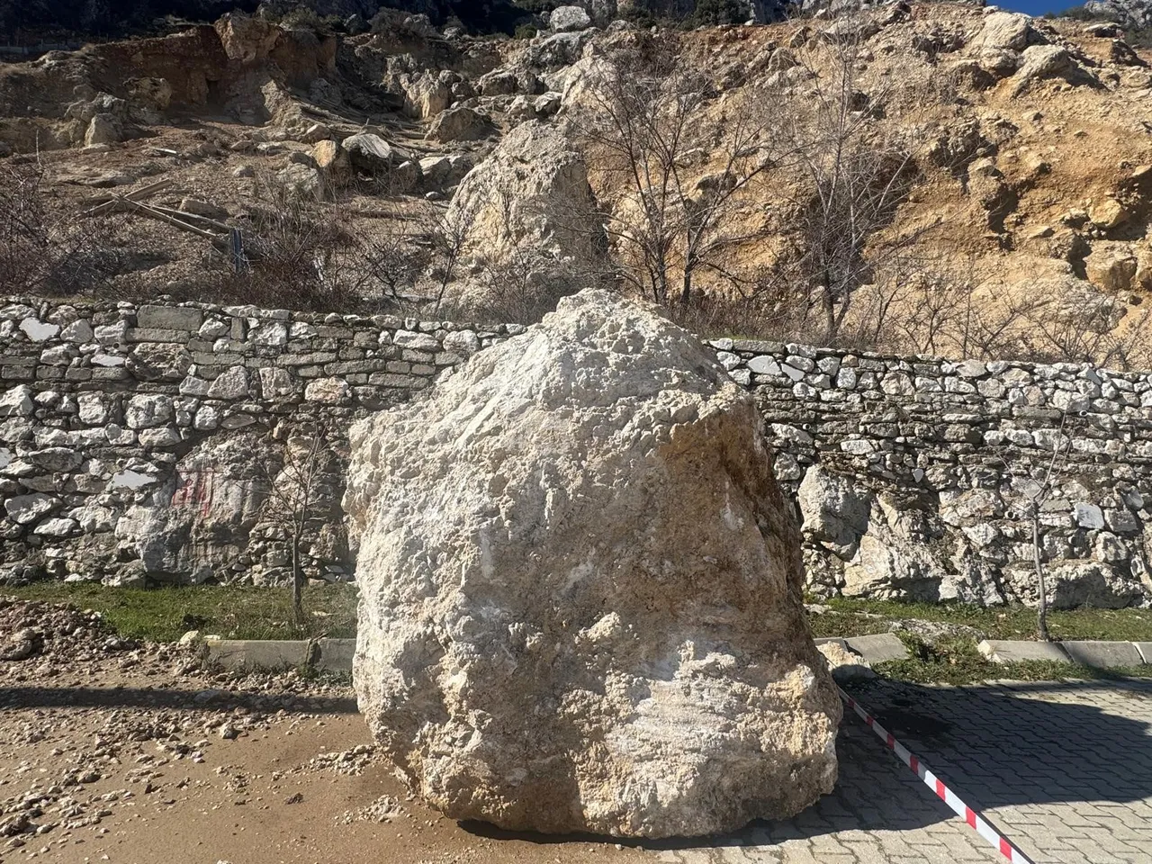 Afet bölgesi ilan edilen yerde bir heyelan daha! AFAD inceleme başlattı