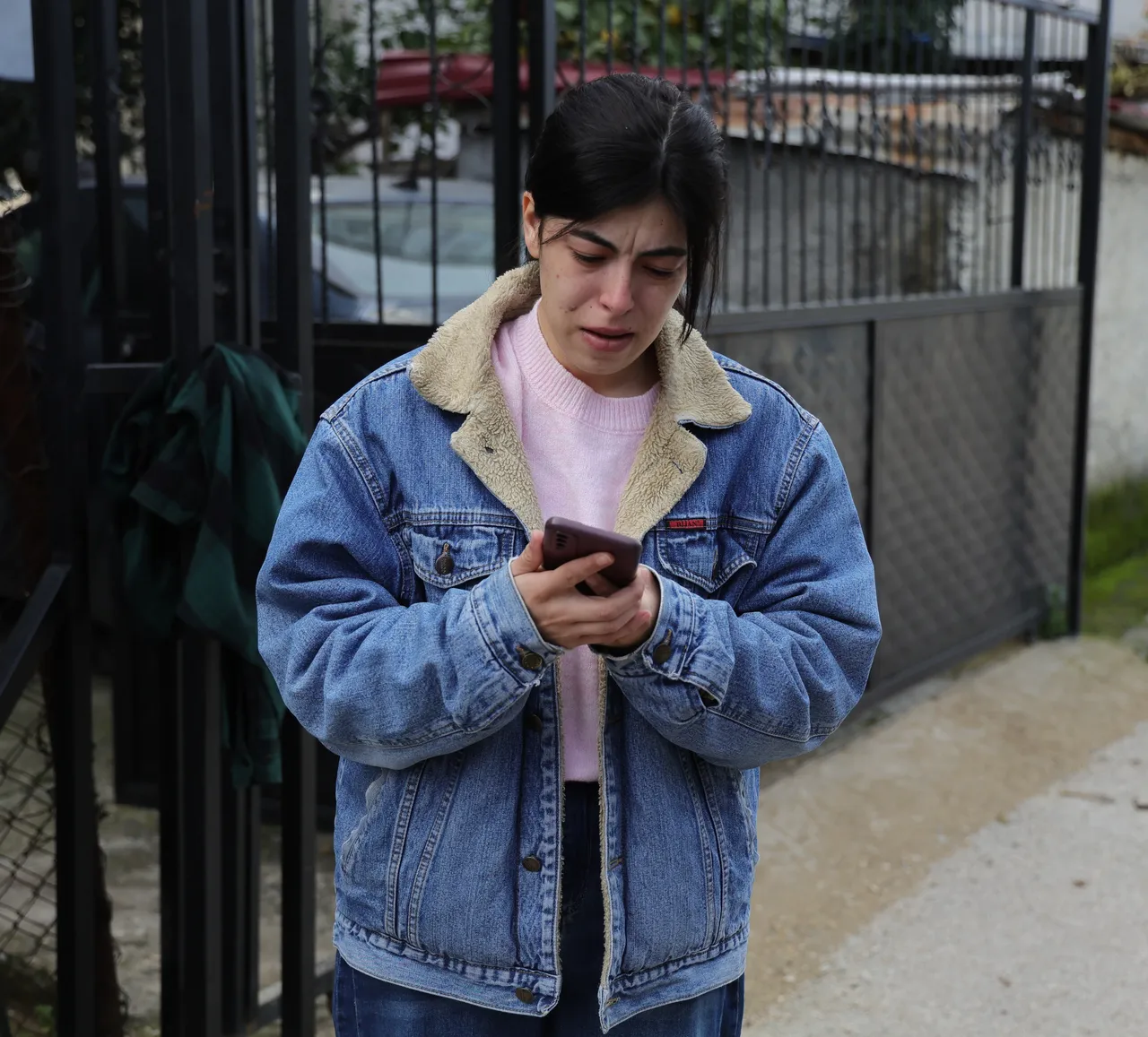 Arkadaşına IBAN’ını verdi, hayatı alt üst oldu! Gözyaşlarıyla polise teslim oldu