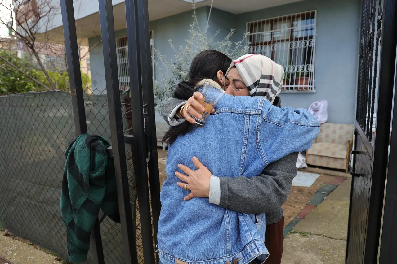 Arkadaşına IBAN’ını verdi, hayatı alt üst oldu! Gözyaşlarıyla polise teslim oldu