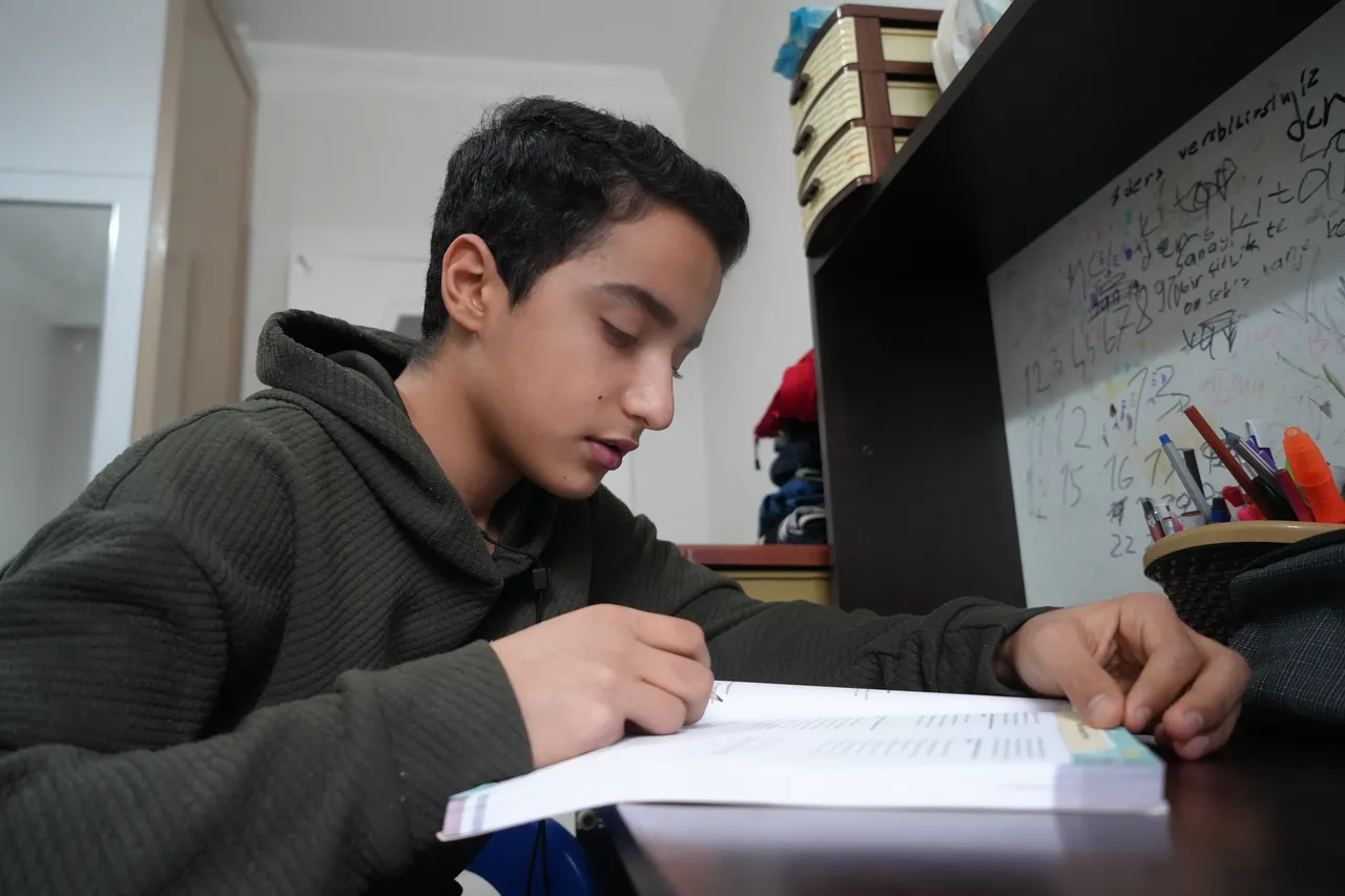 Depremde tüm ailesini kaybeden çocuktan yürek sızlatan cümle: Bir ben kaldım