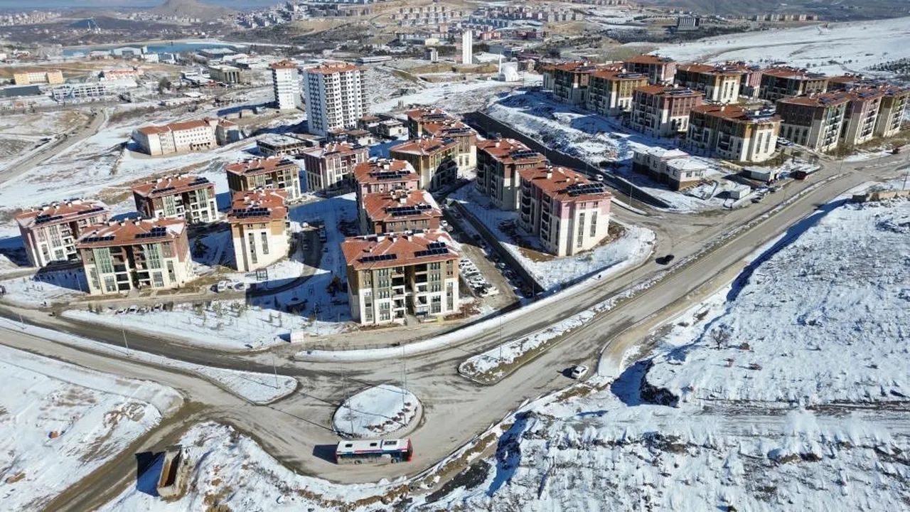 Depremden 3 yıl sonra şehrin çehresi değişti: Koca ilçe yeniden yapıldı!