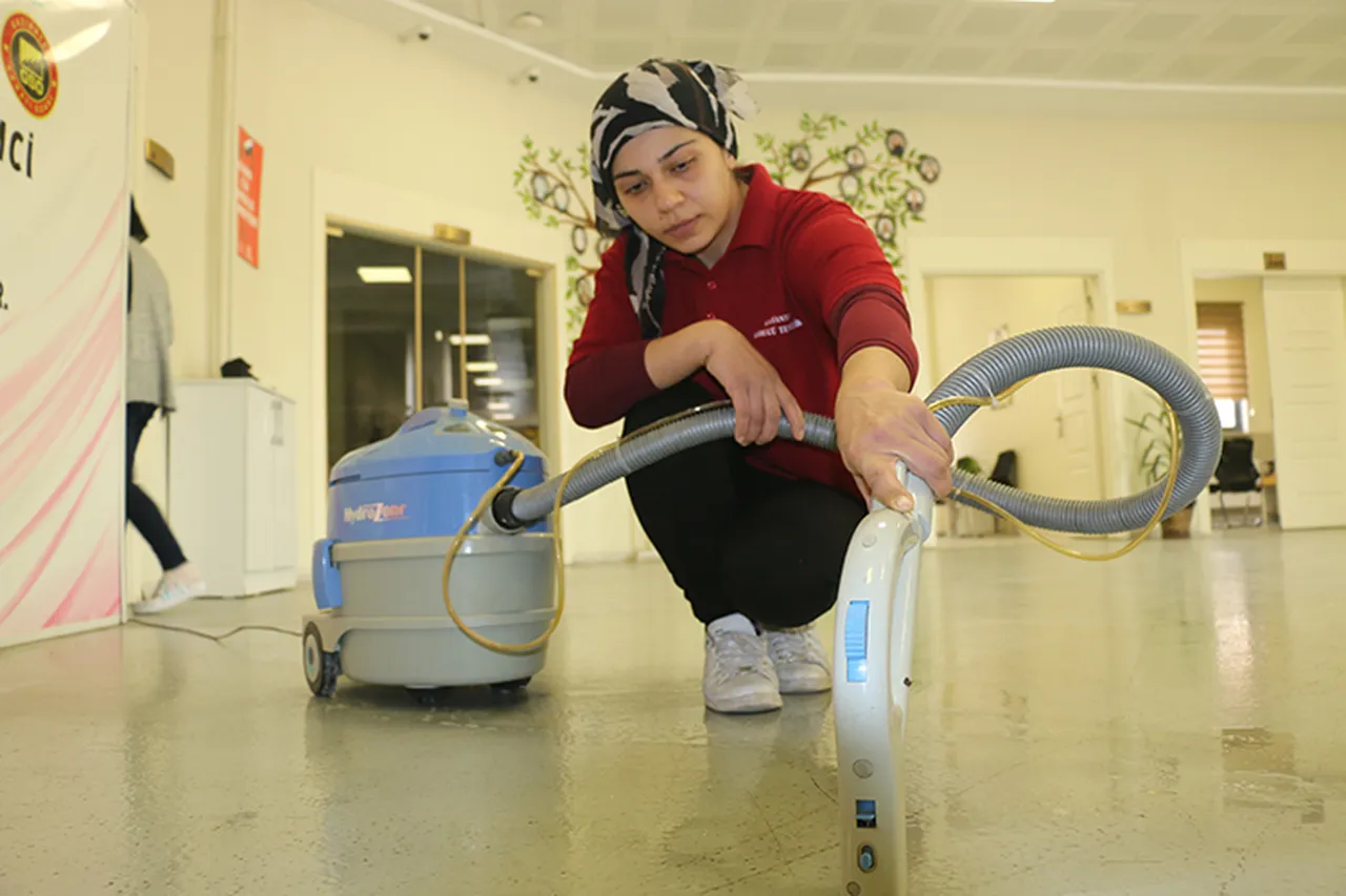 Ev temizliği fiyatları cep yakıyor! Gündelikçiler yüzde 50 artış yaptı