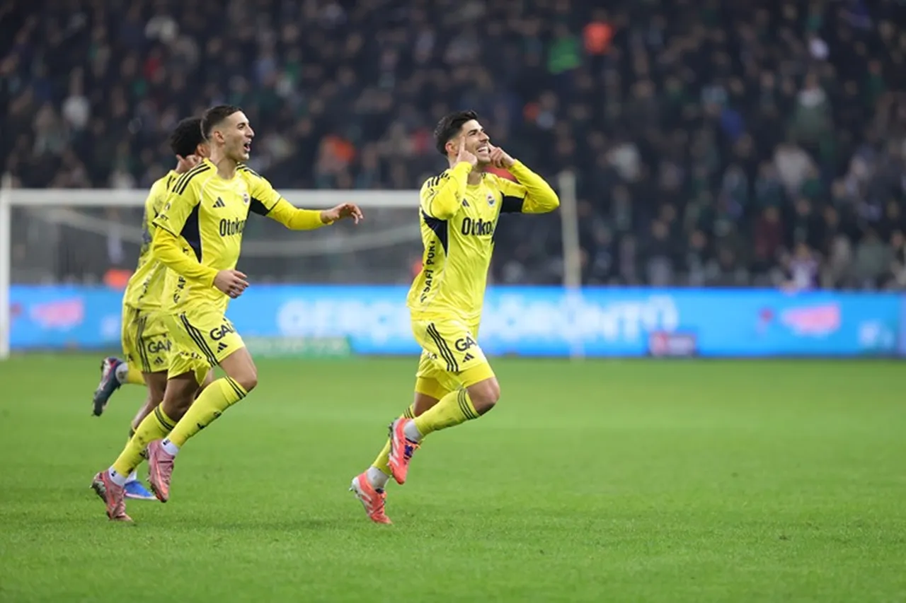 Fenerbahçe Erzurumspor canlı yayın nerede izlenir, hangi kanalda? Sarı-lacivertliler 4 eksikle sahaya çıkacak!