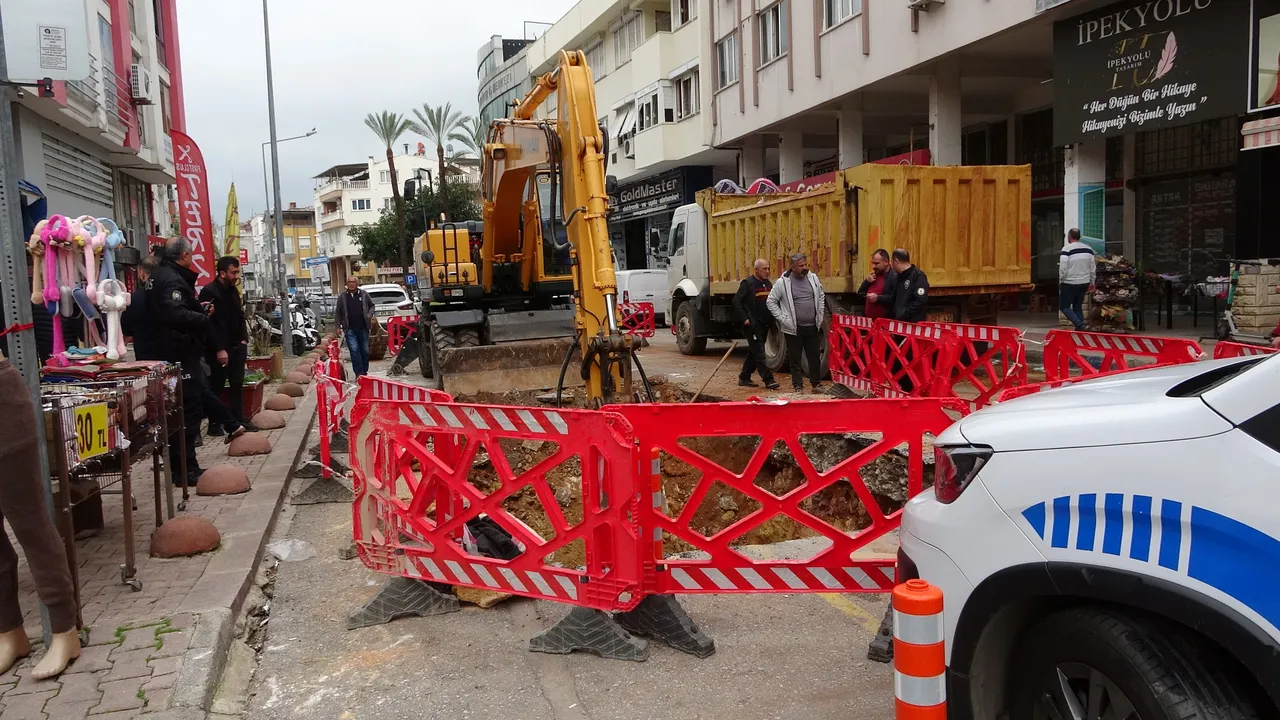 Görür görmez kazıyı bıraktılar! Tüyler ürperten olay