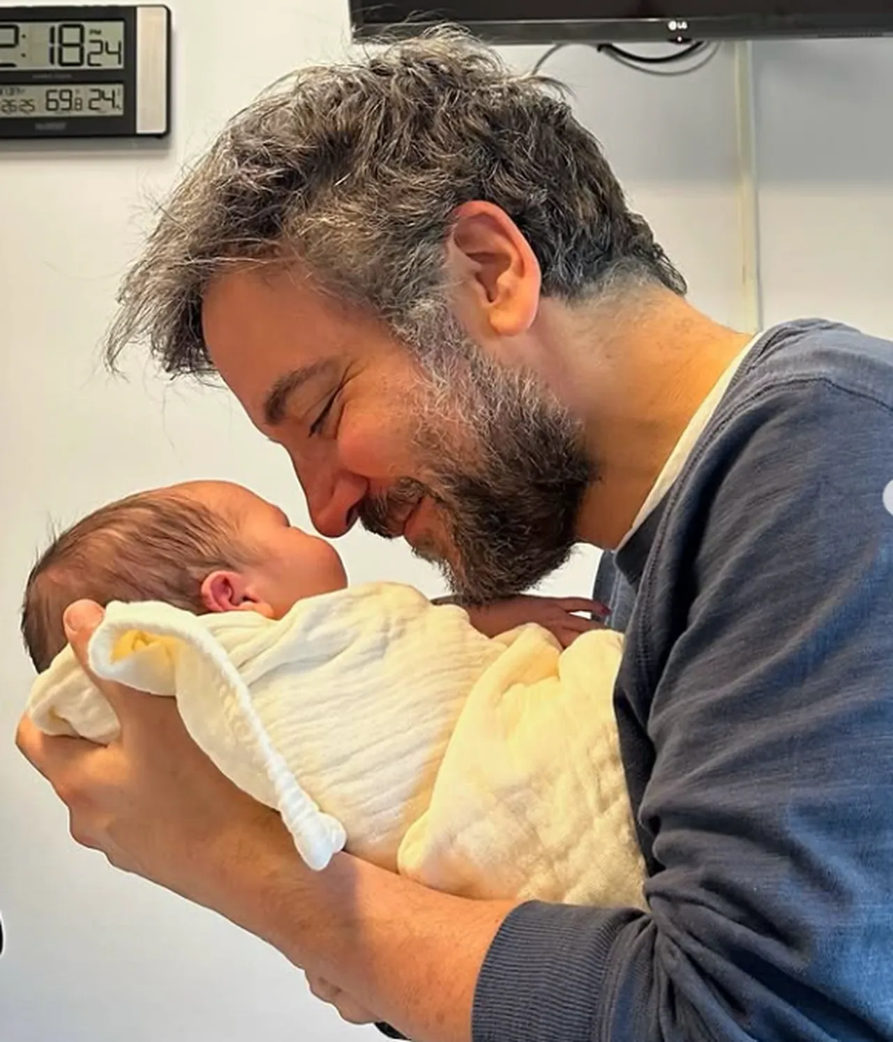 How I Met Your Mother dizisinin Ted'i Josh Radnor baba oldu! Oğlunu ilk kez paylaştı