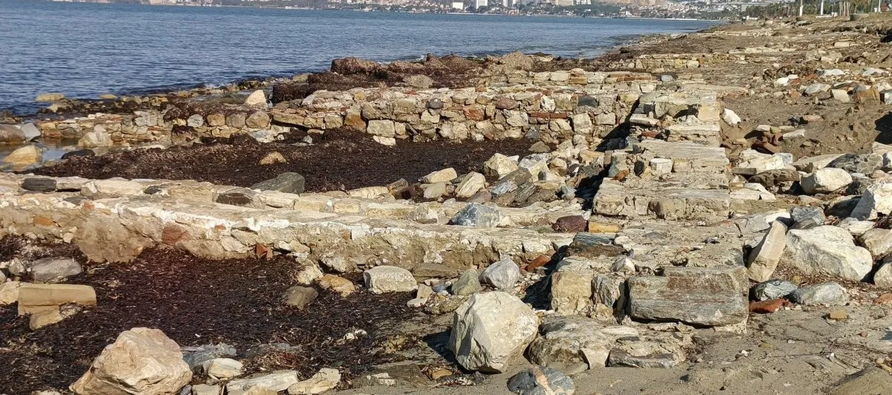 Keşif üstüne keşif! Liman bulunan yerden şimdi de mezar çıktı