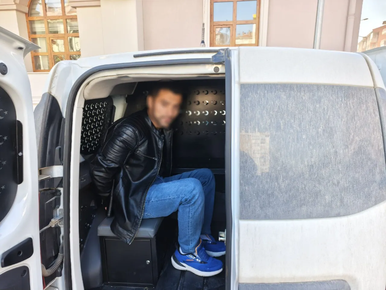 Konya'da hırsızı montundaki fosfor ele verdi! Özel ekip kurularak yakalandı