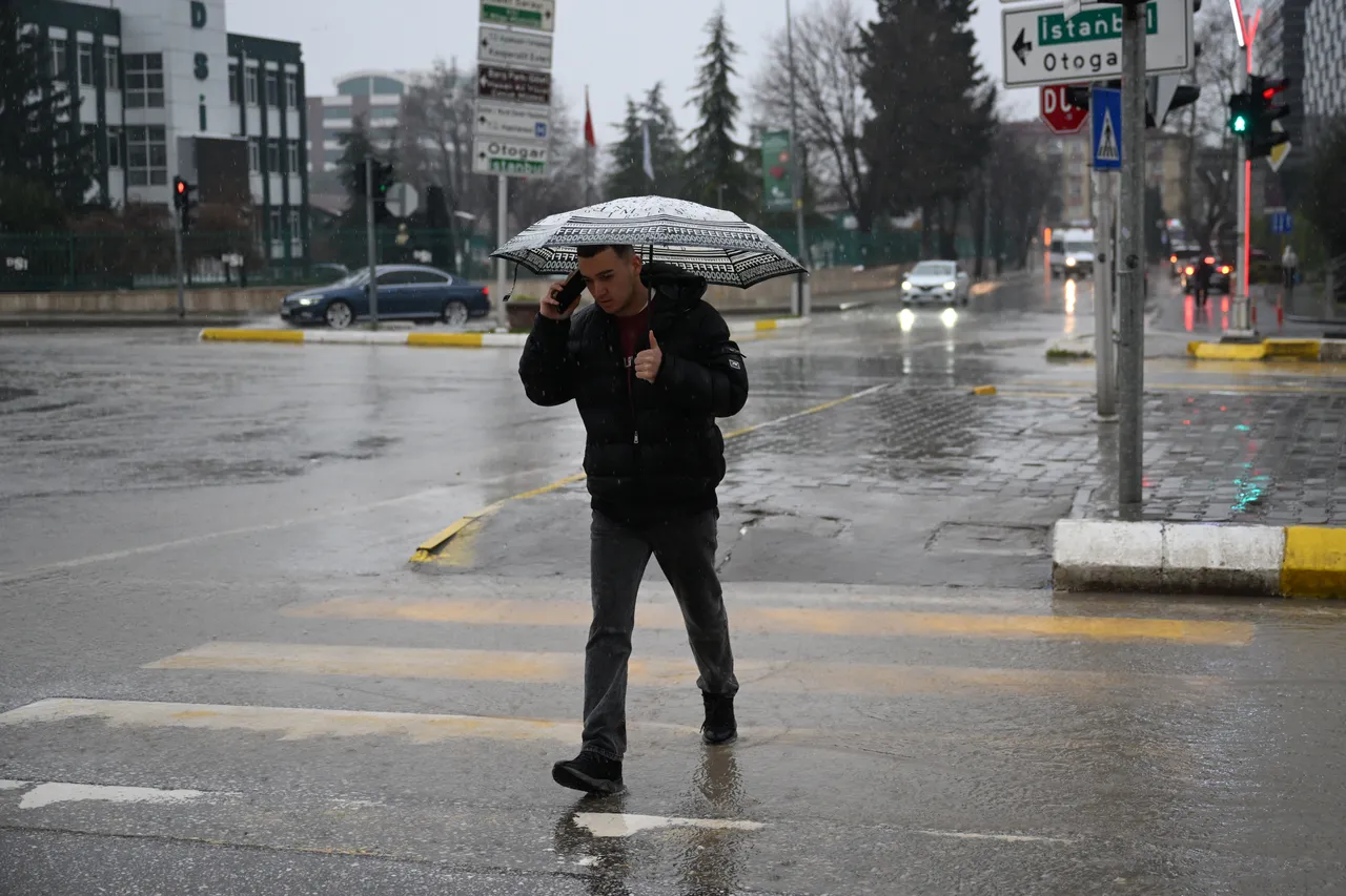 Meteoroloji saat verdi! İstanbul dahil 18 ilde sağanak yolda