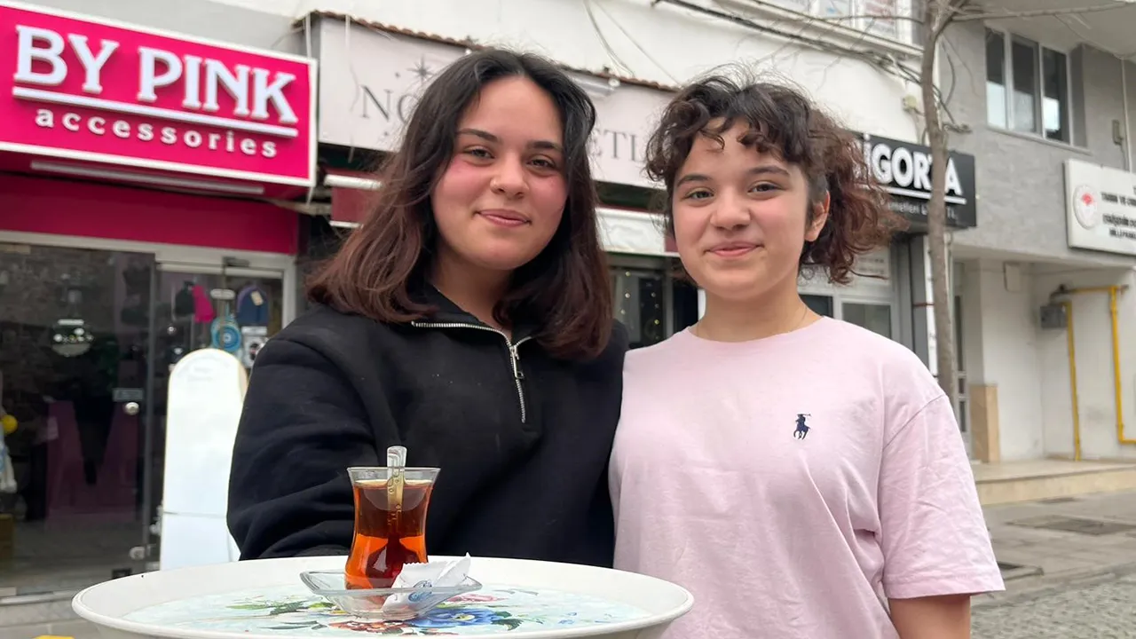 Sosyal medyadan uzak durdu, hayaline odaklandı: 18 yaşında para biriktirip kafe açtı