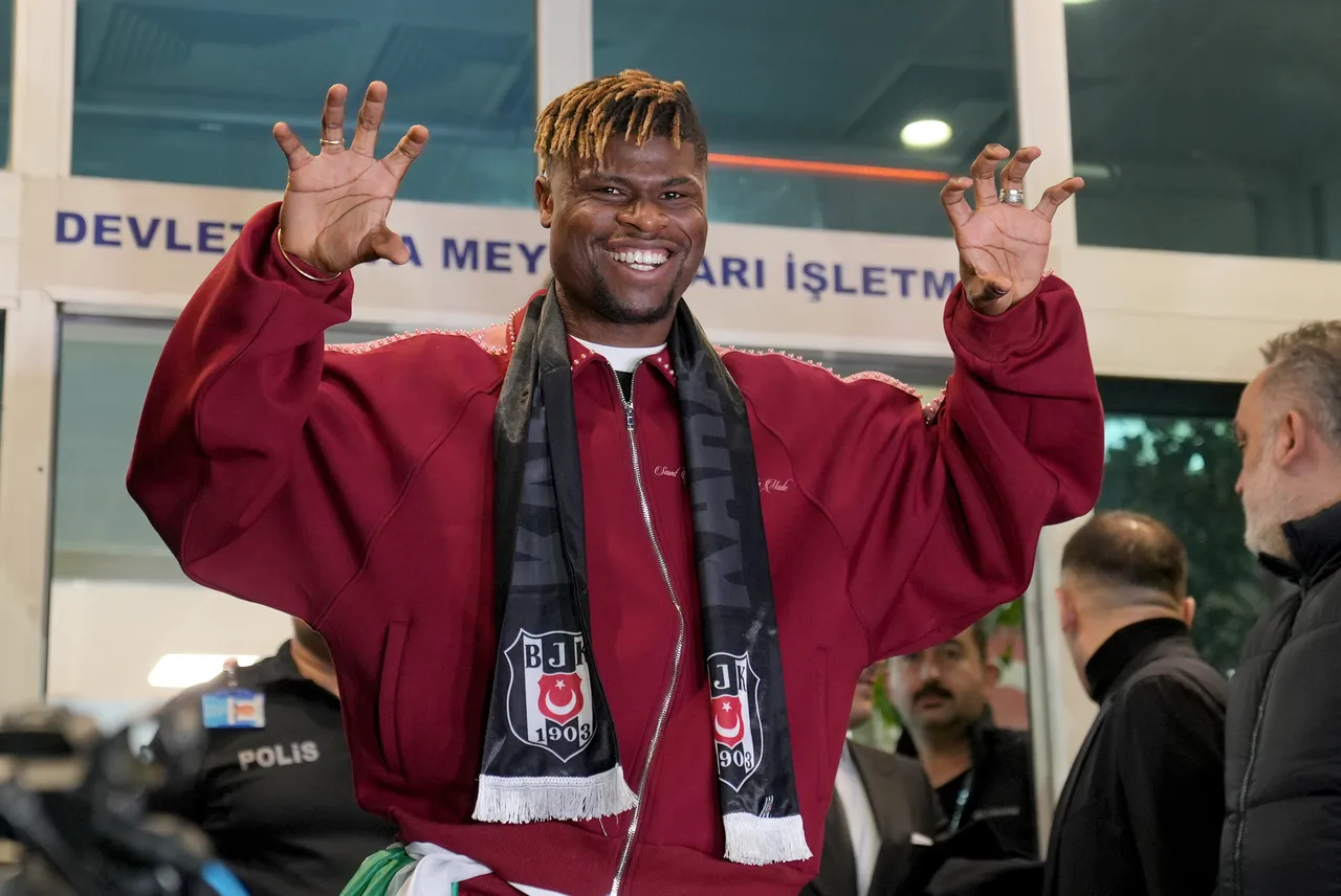 Beşiktaş, Emmanuel Agbadou'yu açıkladı! Yıldız futbolcu İstanbul'da!