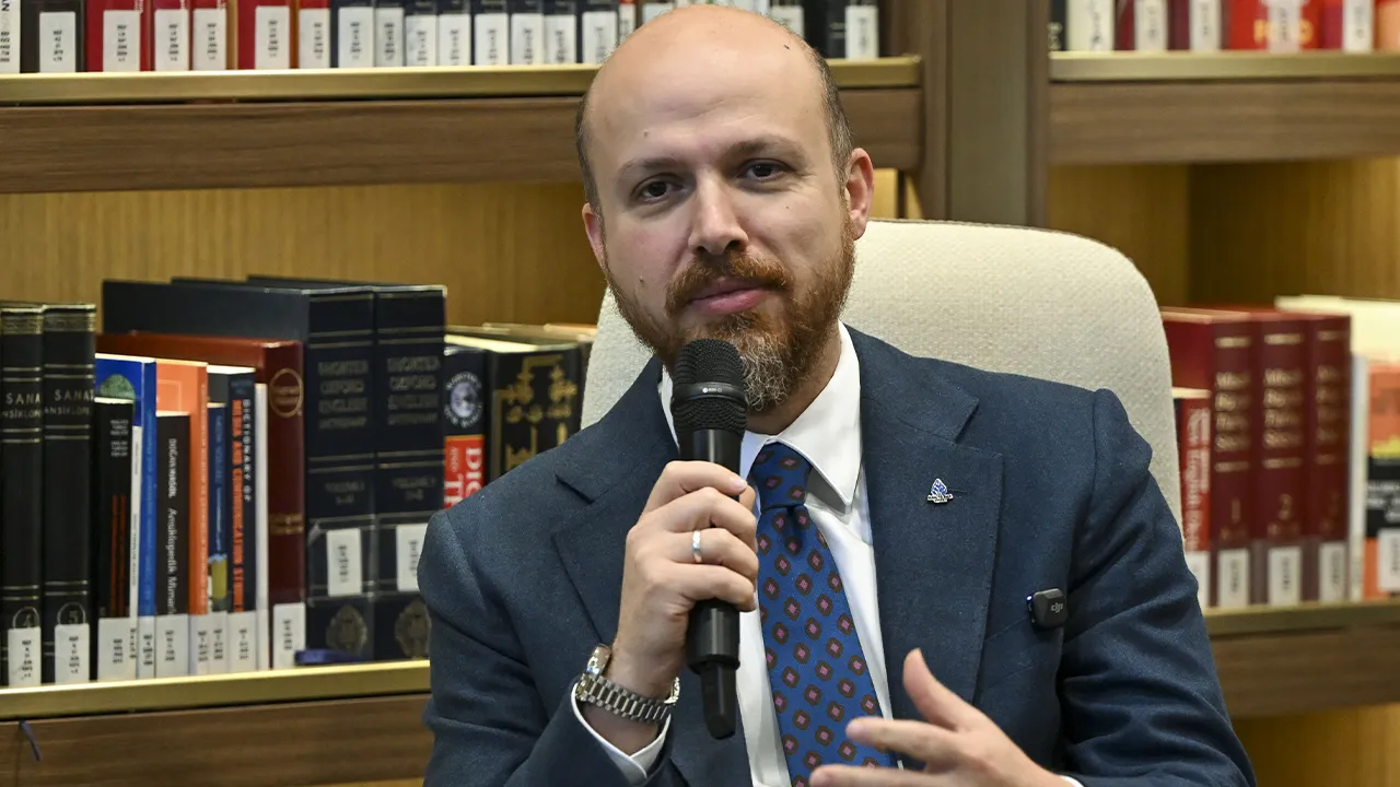 Bilal Erdoğan'dan gençlere tavsiye: Kolay yoldan bir yere gelmiş insanları örnek almayın