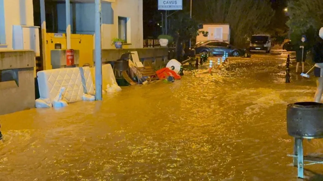 Bodrum sele teslim oldu! Ünlü şarkıcının evini su bastı