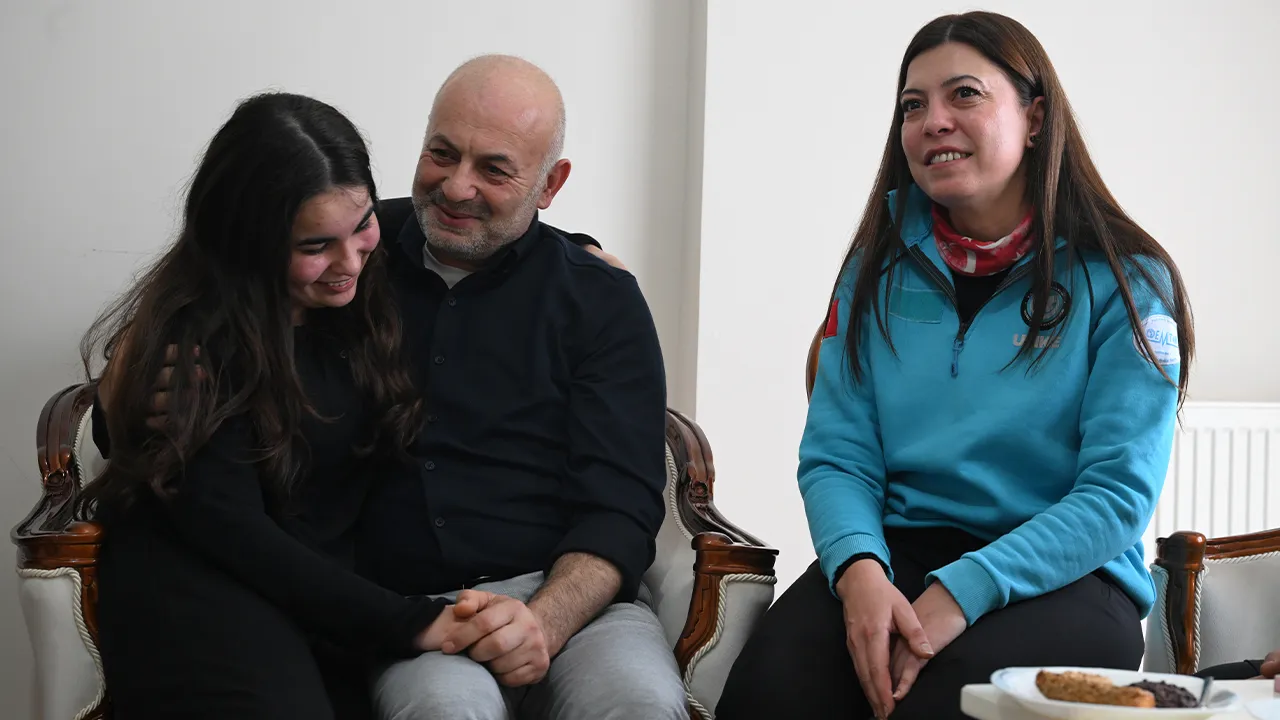 Enkaz altında başlayan dostluk: Narlı ailesi ile kurtarıcıları yıllar sonra bir arada