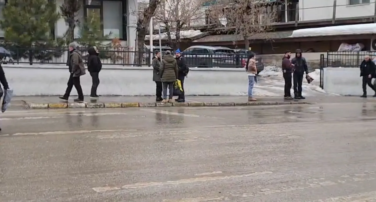 “Fay kıra kıra gidecek” demişti! Naci Görür’den Erzincan depremi sonrası bir uyarı daha