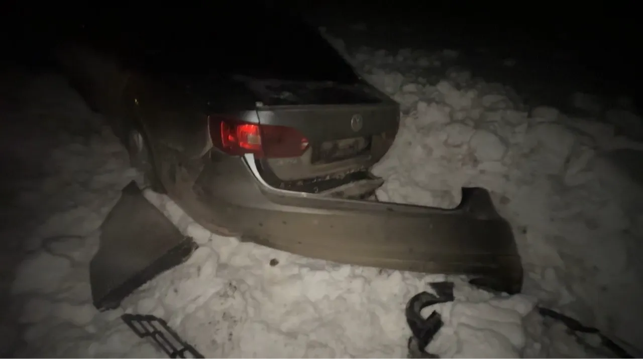 Kaldırıma çarpan araç, şarampole savrulup kara saplandı! Yaralılar var