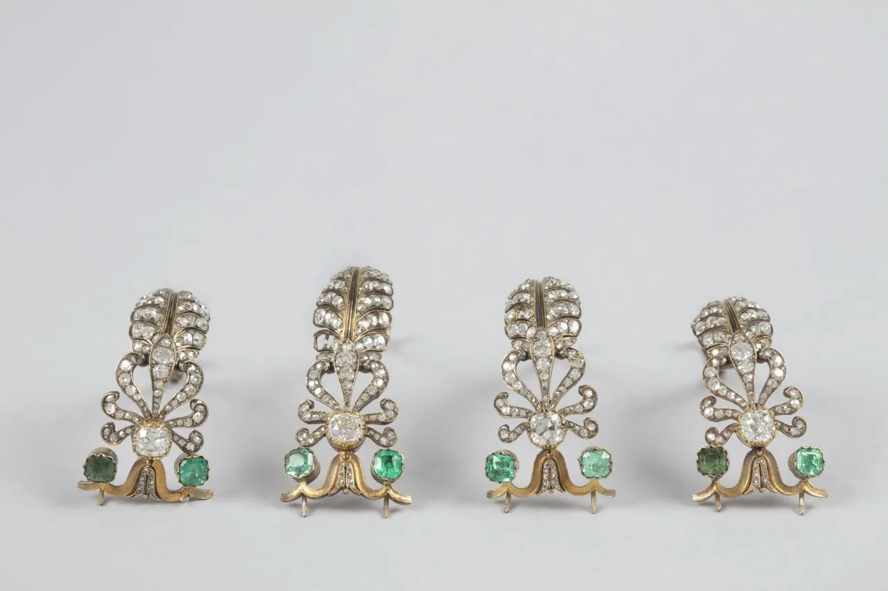 Louvre soyguncuları kaçarken düşürmüştü! Elmas taç ilk kez görüntülendi