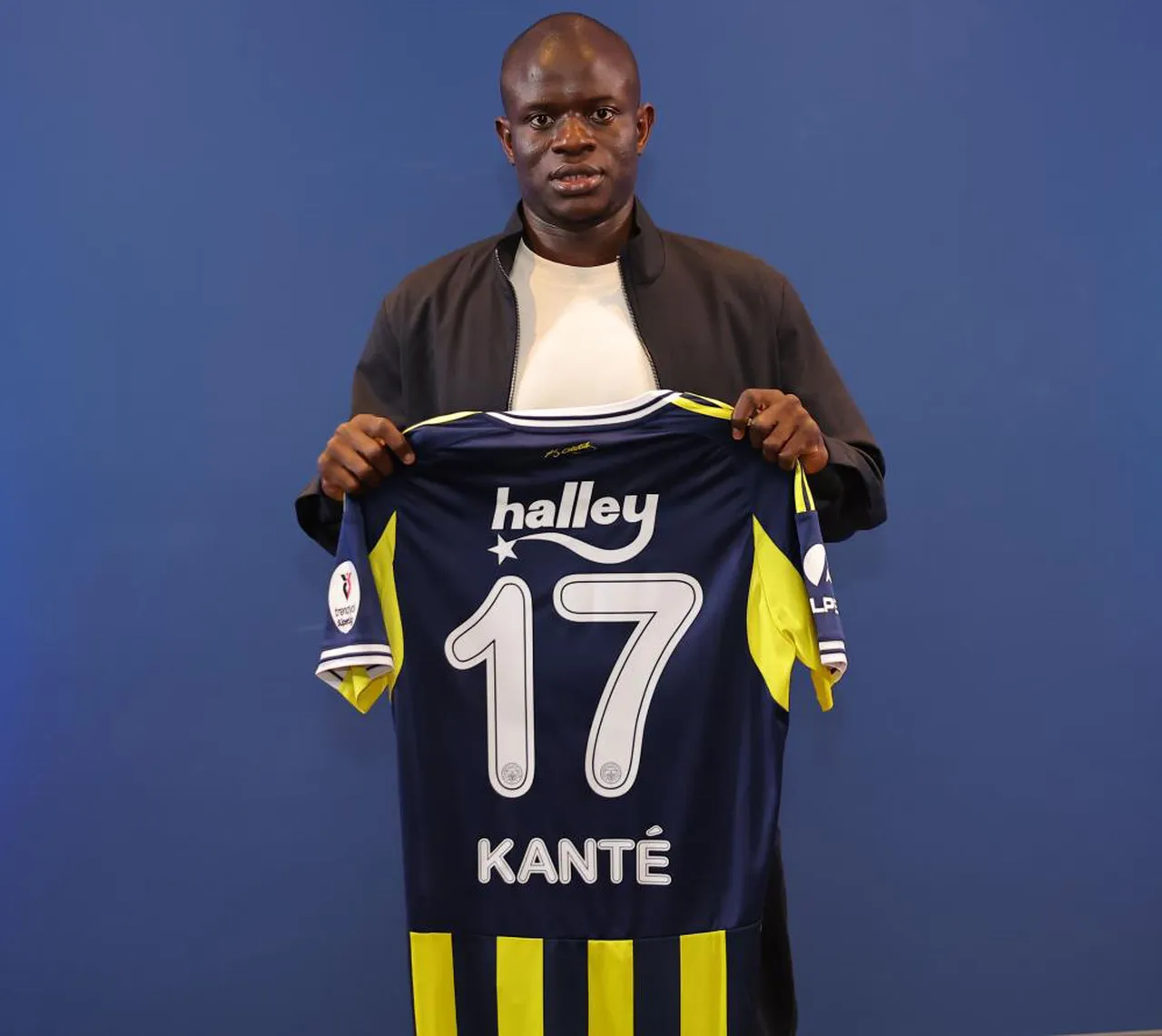 N'Golo Kante, Fenerbahçe'de 17 numaralı formayı giyecek. (Fotoğraf: Fenerbahce.org)