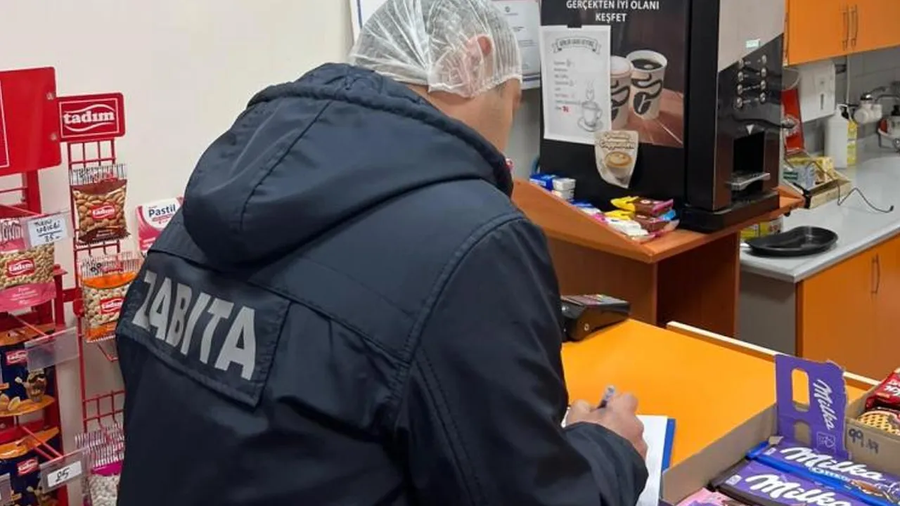 Öğrencilere satılıyordu! Okul kantininde tarihi geçmiş ürünlere el konuldu