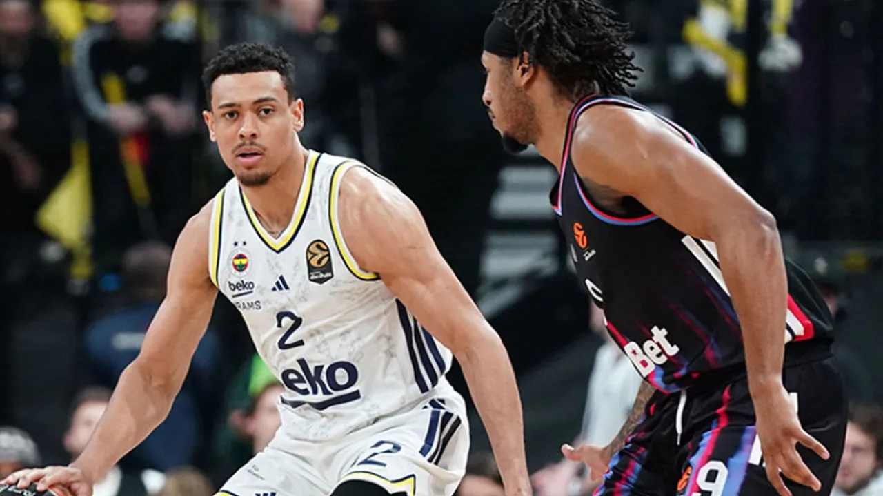 Paris'ten zaferle dönen Fenerbahçe, zirvede tek başına!