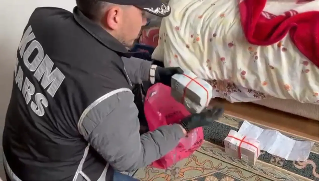 Poşet poşet nakit para ele geçirildi! Kars'ta tefecilere yönelik eş zamanlı operasyon