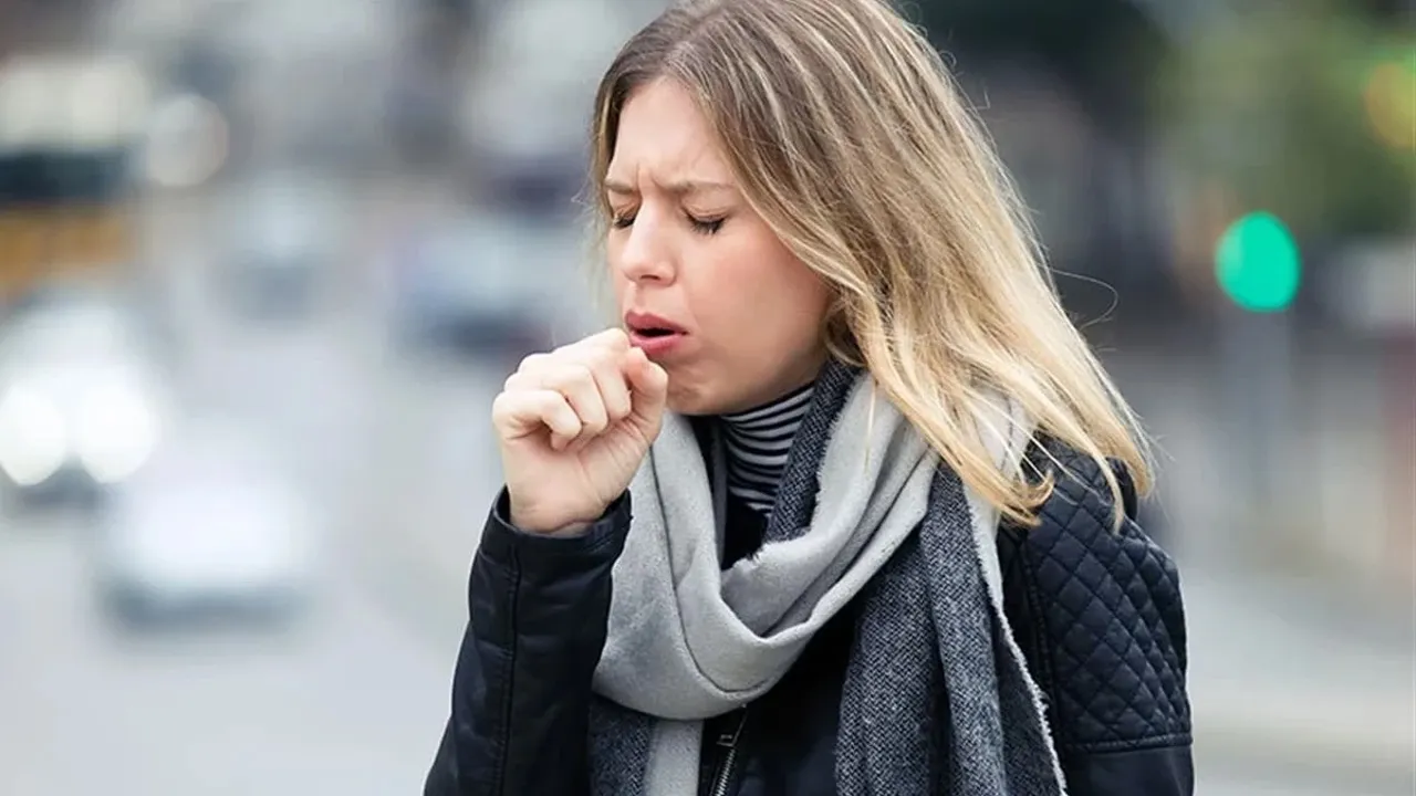 8 haftayı aşan öksürüğe dikkat! Uzmanı üstüne basa basa uyardı